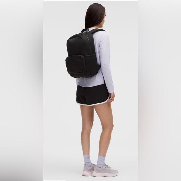 lululemon athletica Black Everywhere Backpack 22L  Mesh-PRICE IS FIRM - Picture 2 of 4